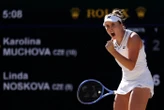 Wimbledon : Linda Nosková reine d’Angleterre et du suspense