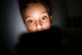 « Leur stratégie est de scotcher les enfants à l’écran » : addictif, collecteur de données… Netflix poursuivi par le Texas