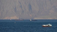 Guerre au Moyen-Orient : l’Iran annonce avoir visé deux navires dans le détroit d’Ormuz, les États-Unis bombardent des sites