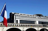 Le moral des ménages s’améliore en juin, la dette continue de grimper