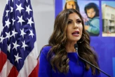 Qui est Kristi Noem, alias « Homeland Barbie », figure de proue de la lutte contre l’immigration de Trump ?