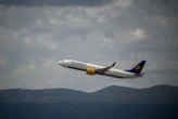 Il veut s’offrir un cadeau avant sa retraite : un pilote islandais fait trembler 4 000 habitants en survolant leur archipel sans permission