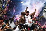 « Qui n’y croit pas ? » : trois mois et demi après le sacre en Ligue des champions, les fans du PSG en veulent encore