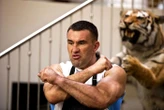 Le kickboxeur Jérôme Le Banner condamné au Havre après s’être fait livrer un bébé tigre sans autorisation