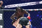 KSW 106 : l’image improbable du Français Amaury Wako Zabo obligé de couper ses locks pour être au poids