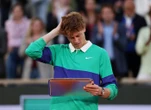 « J’ai passé quelques nuits blanches » : Jannik Sinner encore marqué par sa défaite en finale de Roland-Garros