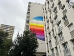 « Ça change du street art » : dans le XIIIe arrondissement de Paris, une fresque en mouvement sur un mur