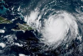 L’ouragan Erin passe en catégorie maximale à l’approche des Antilles
