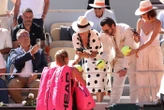 « Je ne refuse jamais d’en signer une » : pourquoi la grosse balle jaune s’arrache à Roland-Garros