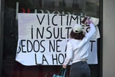 « Bedos, né avant la honte » : les féministes affichent la maison d’édition de l’acteur à Paris
