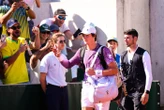 « On rêve d’avoir un nouveau n°1 mondial » : au cœur des bruyants fans brésiliens de João Fonseca à Roland-Garros