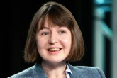 L’autrice irlandaise Sally Rooney, connue pour « Normal People », veut reverser ses droits d’auteur à Palestine Action et risque l’arrestation