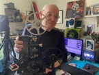Une collection de 500 objets : cet ancien projectionniste d’Amiens est la mémoire du cinéma