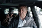 Audiences TV : Liam Neeson et son film « Retribution » écrasent Jean Dujardin et « Sur les chemins noirs »