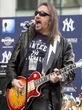 « Un soldat du rock » : le dernier baiser d’Ace Frehley, guitariste du groupe Kiss, décédé après une chute