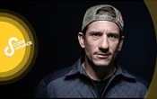 Leur rêve, leur aventure (2/5) : Fred Fugen, parachutiste devenu «homme volant»