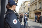 Des cambrioleurs font semblant de dormir pour tenter d’échapper à la police