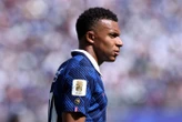 Coupe du monde : quels sont ces badges spéciaux portés par Messi, Mbappé ou Cherki sur la manche de leur maillot ?