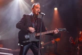 « Il collabore au projet » : Jean-Baptiste Guégan, sosie vocal de Johnny, donnera de la voix pour le biopic du chanteur