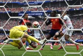 Espagne-Belgique (2-1) : nos tops et nos flops avec le renard Merino et l’erreur de Lammens
