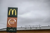 « Il y avait du sang partout » : un adolescent de 15 ans abattu par la police dans un McDonald’s aux Pays-Bas