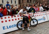 Tour de France : la vidéo de l’improbable chute des Français Thomas et Vacher lors du sprint au Mont Cassel