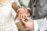 « Ménage à trois » en Suisse : naturalisation refusée pour une femme qui avait des enfants avec un autre homme que son mari