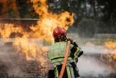 « Il s’est rendu compte qu’il pouvait être utile » : un pyromane allumait des feux pour aider à les éteindre en Charente-Maritime