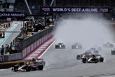 Formule 1, GP de Grande Bretagne : revivez le départ à Silverstone, sous le soleil mais une piste humide