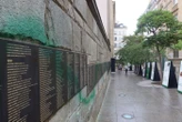 Lieux juifs aspergés de peinture verte : les suspects serbes écroués pour dégradations en lien « avec une puissance étrangère »