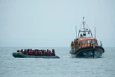 Plus de 100 migrants ont été secourus dans la Manche en une journée, un blessé a été évacué par hélicoptère