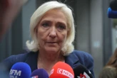 « Stop » : Marine Le Pen demande toujours une dissolution à Emmanuel Macron