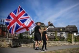 Patriotisme ? Extrême droite ? Pourquoi des drapeaux anglais et britannique fleurissent dans plusieurs villes outre-Manche