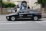 « Ce qui était science-fiction devient réalité » : Uber accélère sur le développement d’une flotte de robots-taxis
