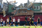 « Mais que s’est-il passé ? » : quand la Suède s’entraîne devant une tribune en ruines avant son troisième match de Coupe du monde