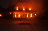 « N’appelez plus les pompiers » : le message de cette famille américaine à cause de sa maison trop bien décorée pour Halloween