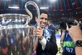 « J’ai pensé à ma mère, c’était dur » : l’émotion de Nasser al-Khelaïfi après le succès en Ligue des champions