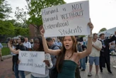 « Trump = traître » : à Harvard, les étudiants protestent contre les mesures drastiques de la Maison-Blanche