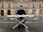 « Une ville tellement inspirante » : ancien pianiste dans la rue, James Malikey fait ses débuts sur scène à Paris