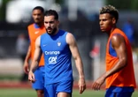 « Je ne sais pas pourquoi certains ne m’aiment pas » : pour Rayan Cherki, la diversité des Bleus est « une force »