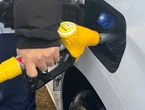 Huit centimes de plus à la pompe : sur fond de guerre au Moyen-Orient, le prix du litre de gazole flambe