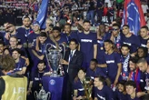 Le PSG champion d’Europe : Doué en rock-star, salto de Neves... Les images fortes de la fête au Parc des Princes