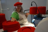 La manufacture du béret français fait le plein de commandes grâce… au jeu vidéo « Clair obscur : Expedition 33 » !