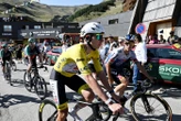 Tour de France : « S’il y a un petit prout qui sort, on sait jamais », la théorie de Yoann Offredo sur le cuissard noir de Pogacar