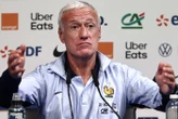 « Que voulez-vous qu’on fasse ? » : Didier Deschamps regrette les arrivées tardives de Mbappé et Tchouaméni