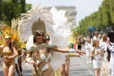 Paris : les Champs-Élysées aux couleurs du Brésil pour les 25 ans du Carnaval tropical