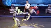 Des robots humanoïdes se sont affrontés lors d’une compétition de kick-boxing en Chine, une grande première