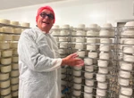 450 oeufs, 130 kg de fromage, 40 de beurre... Un chef prépare une tarte au chaource de 75 mètres de long pour une bonne cause