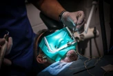 « Mon mari de 41 ans mange comme un bébé de 12 mois » : un ex-dentiste condamné à six ans de prison pour des dizaines de mutilations