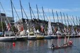 Voile : un bateau coupé en deux dans la nuit par un cargo au large de Brest lors d’une course